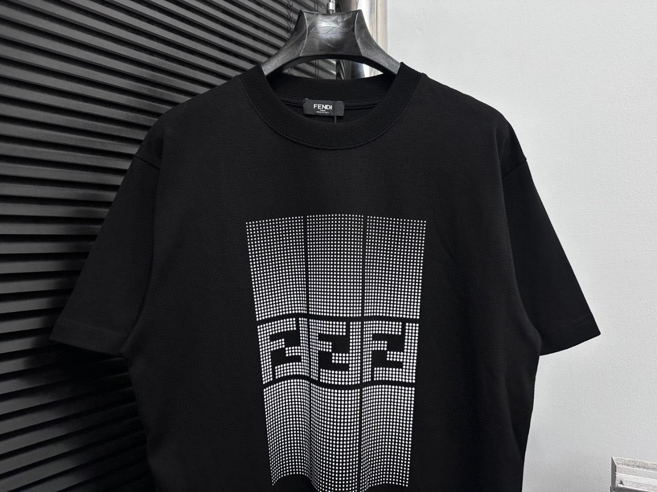 Тениска F