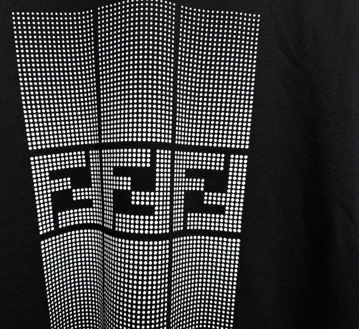 Тениска F